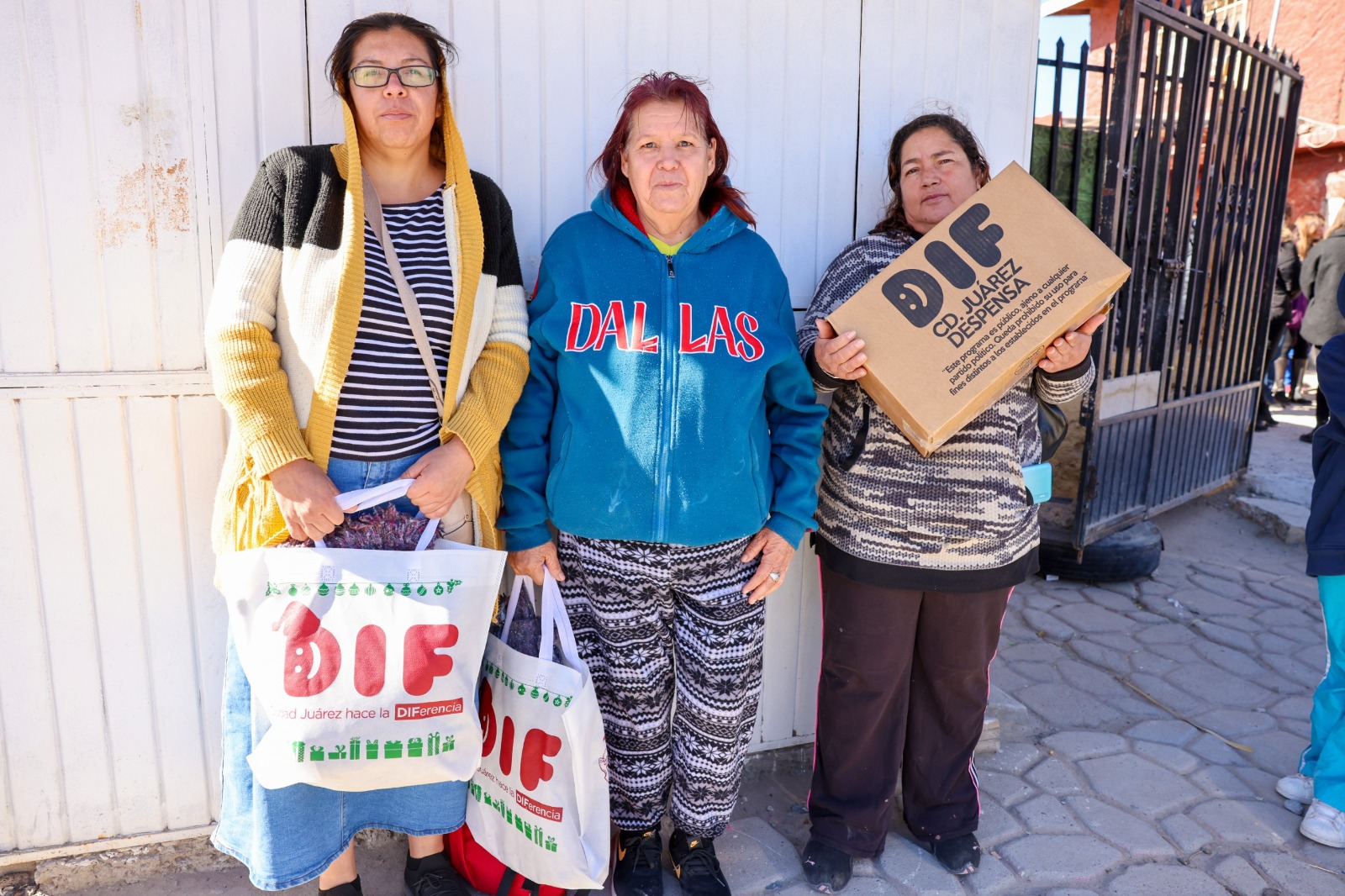 Entrega DIF Municipal cobijas y despensas en la colonia Ladrillera – Al ...