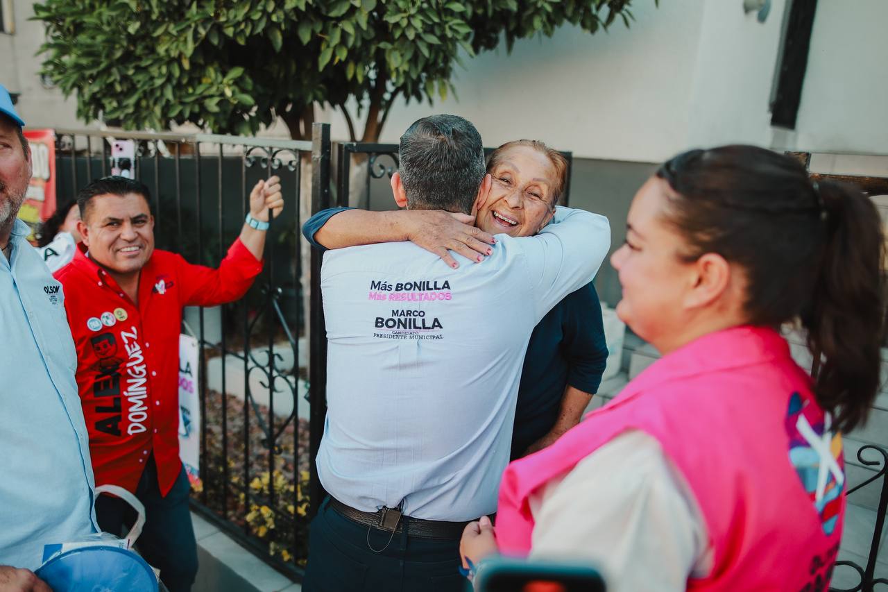 Recorre Marco Bonilla colonia Madera 65 y se lleva gestiones de vecinos ...